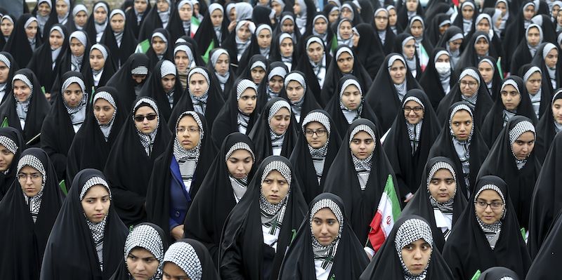 Donne iraniane manifestano
