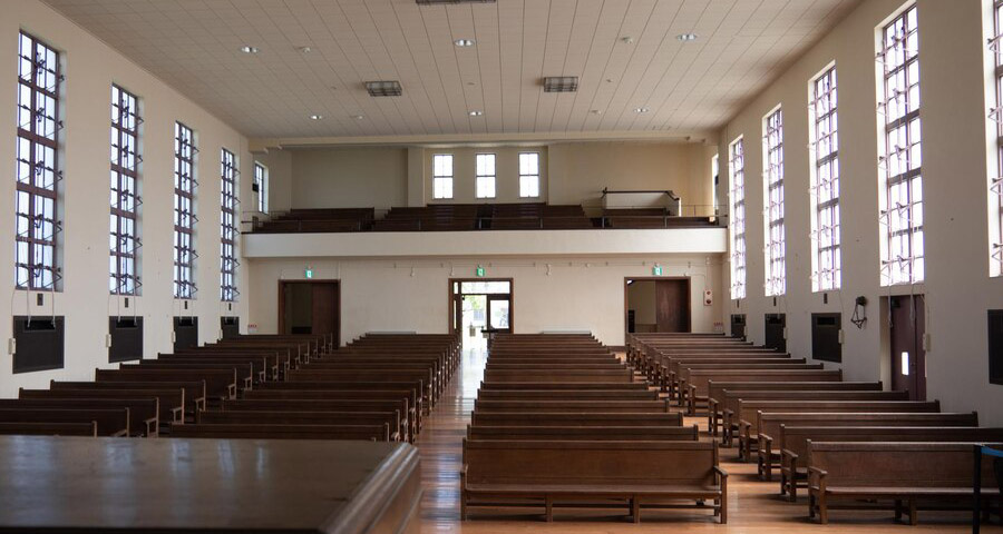 chiesa vuota